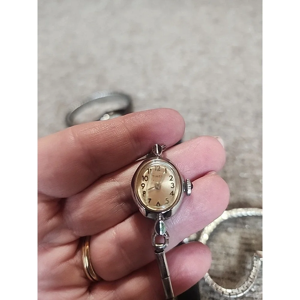 Wristwatch lot for‎ parts or repair Womens 7 Watches